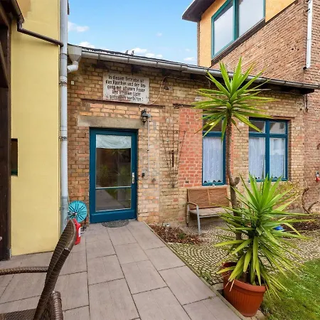 Cheerful And Bright With Fireplace And Garden * Naumburg (Saale)