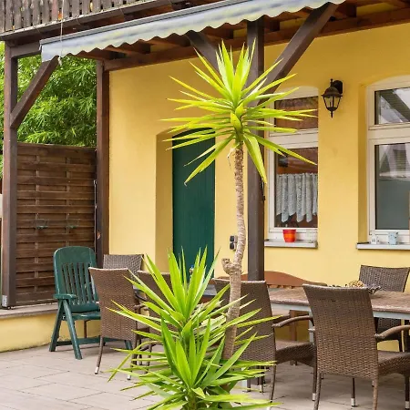 Cheerful And Bright With Fireplace And Garden Apartment *